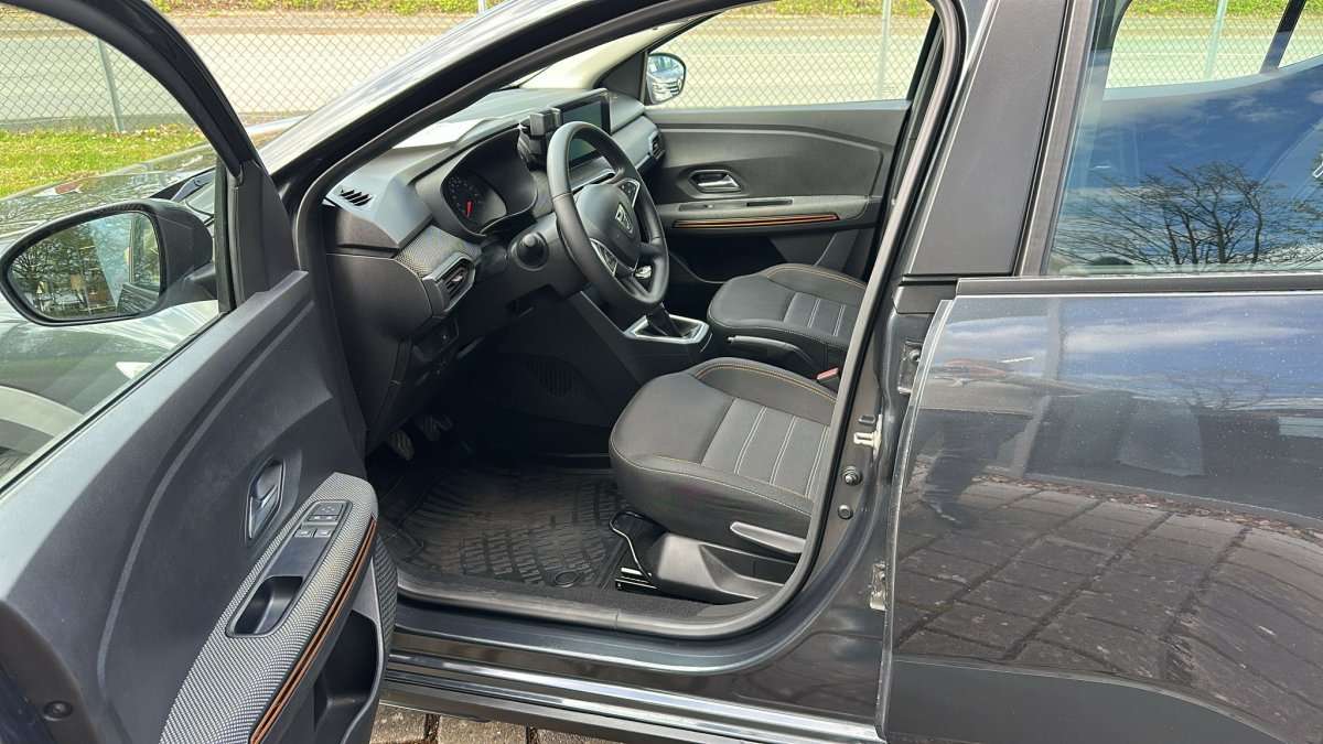 Fahrzeugbild eines Dacia Sandero