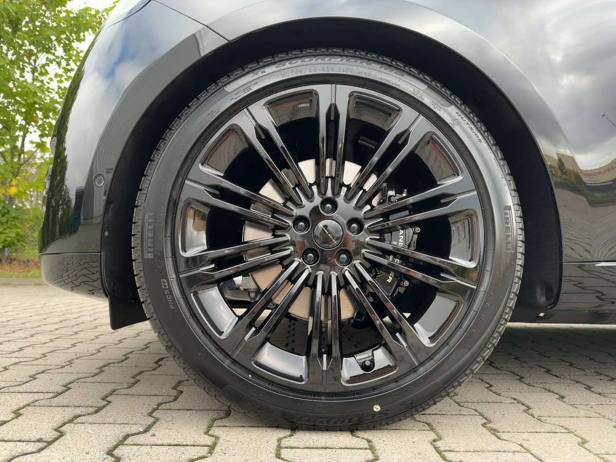 Fahrzeugbild eines Land Rover Range Rover