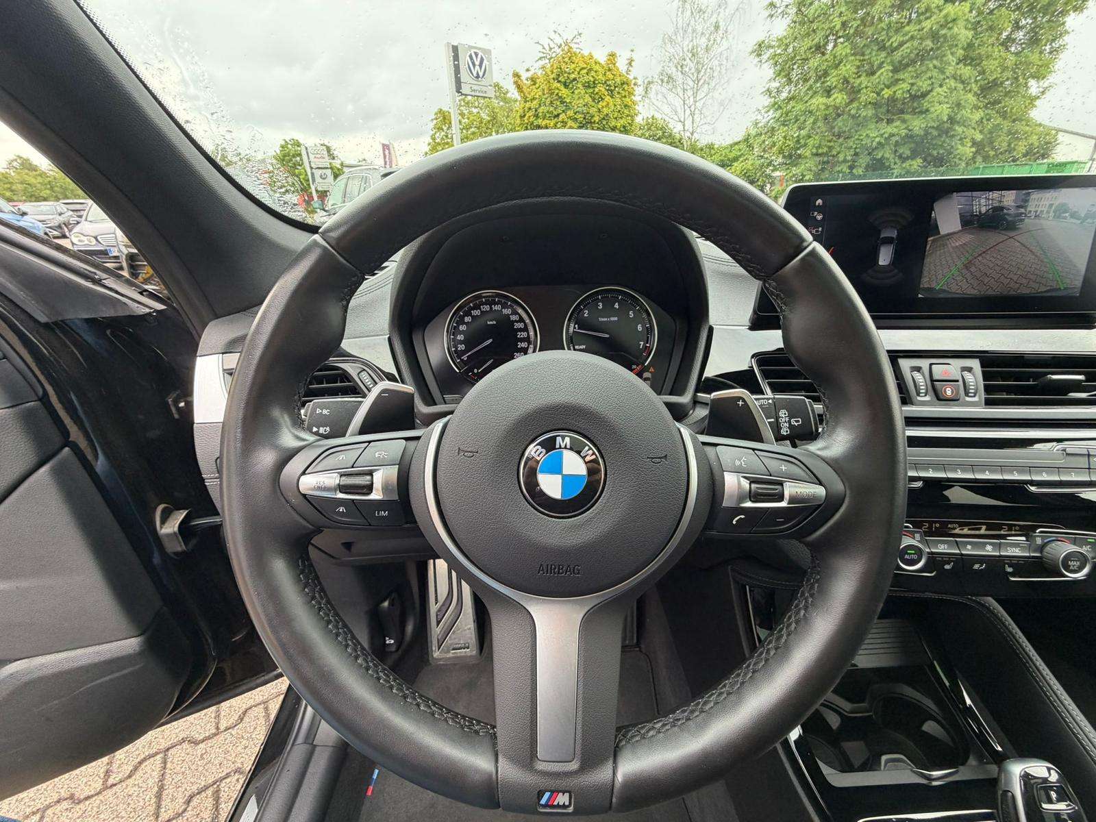 Fahrzeugbild eines BMW X1