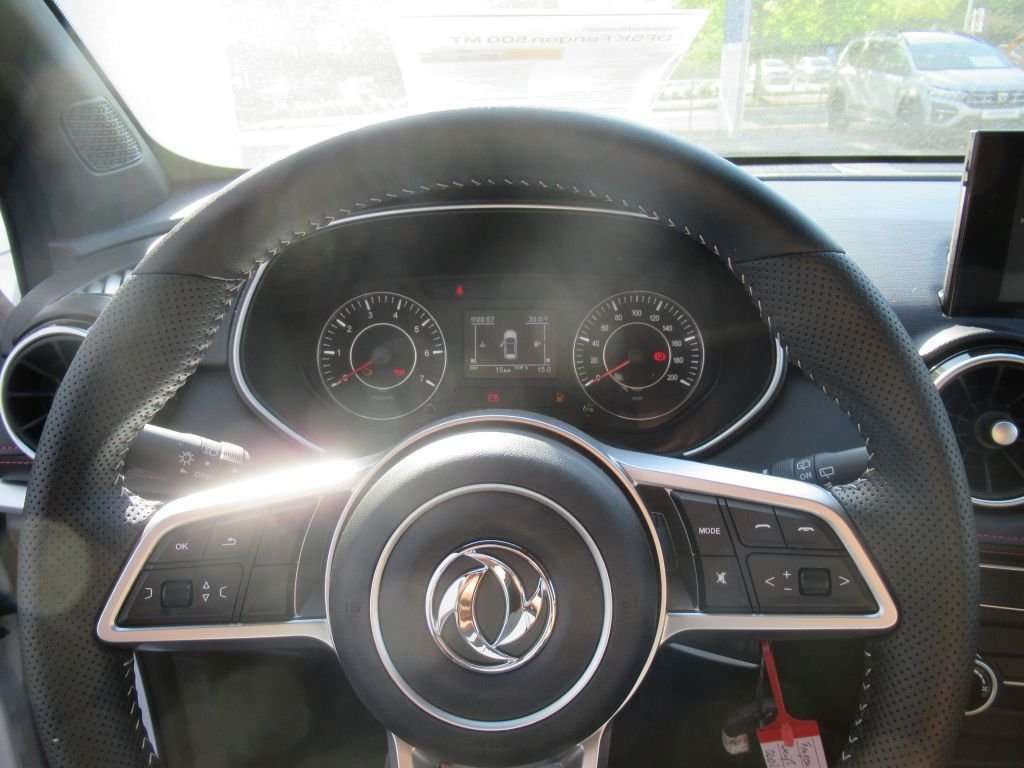 Fahrzeugbild eines DFSK Fengon 500