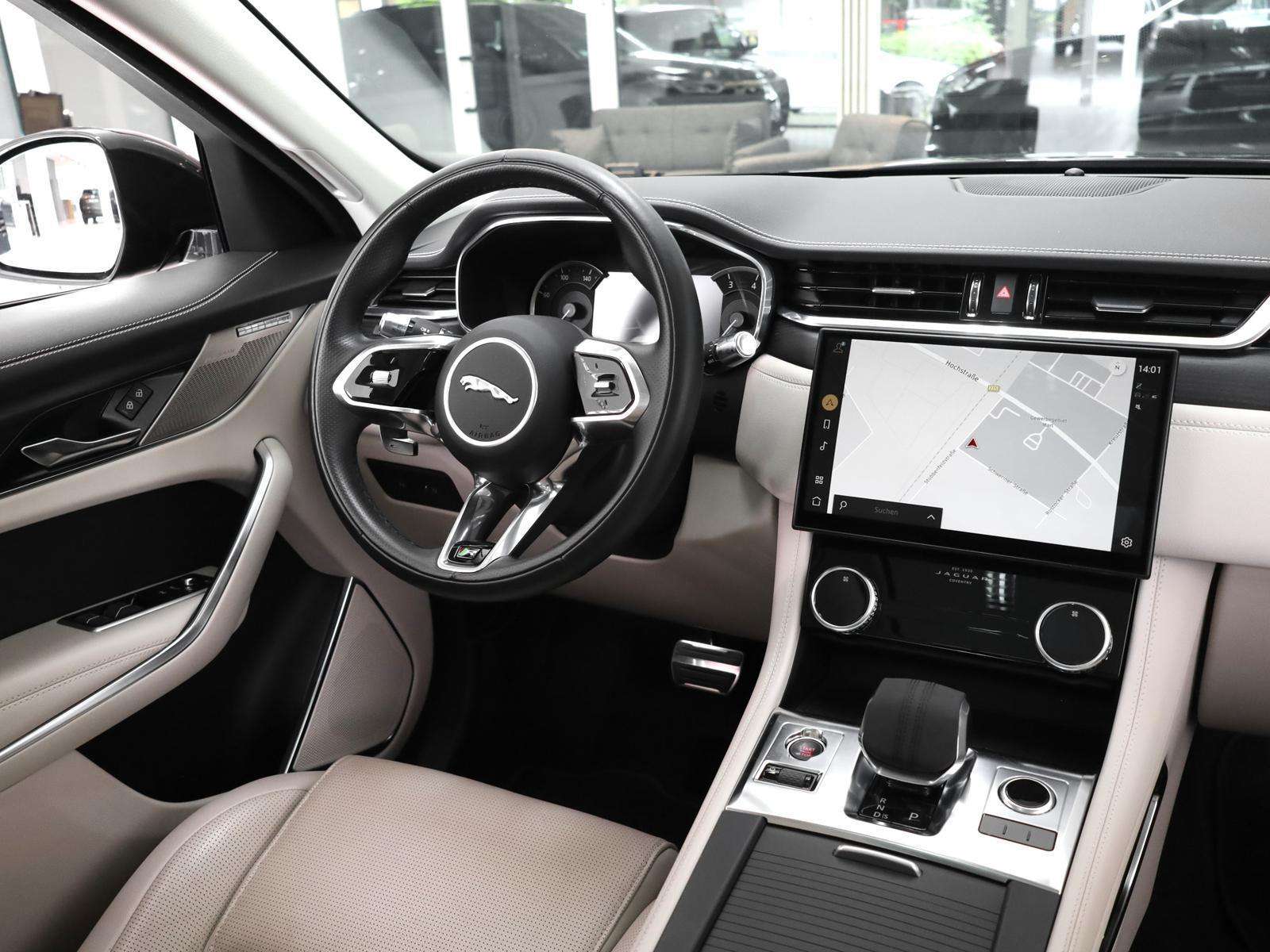 Fahrzeugbild eines Jaguar F-PACE