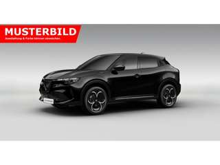 Schräge Frontansicht auf einen Alfa Romeo Junior , freigestellt