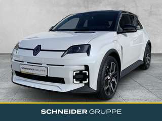 Schräge Frontansicht auf einen Renault 5 E-TECH , freigestellt