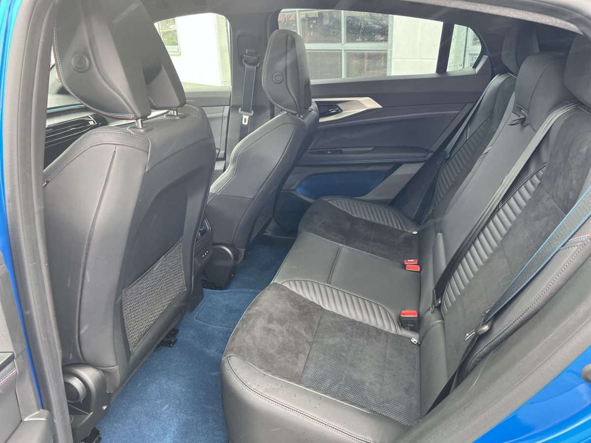 Fahrzeugbild eines Renault Rafale