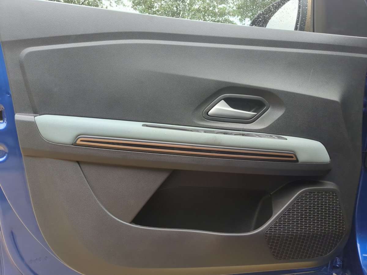 Fahrzeugbild eines Dacia Sandero