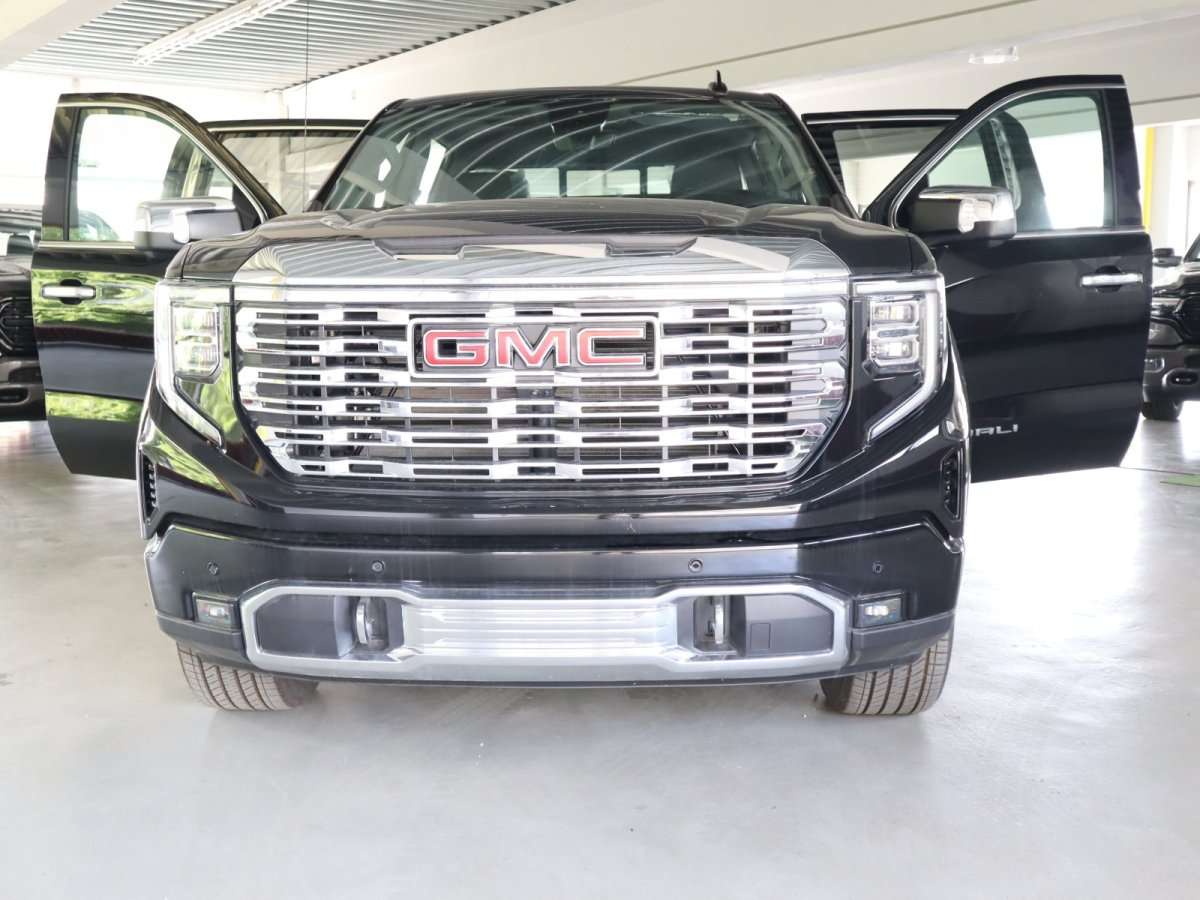 Fahrzeugbild eines GMC Sierra