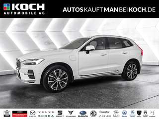 Schräge Frontansicht auf einen Volvo XC60 , freigestellt