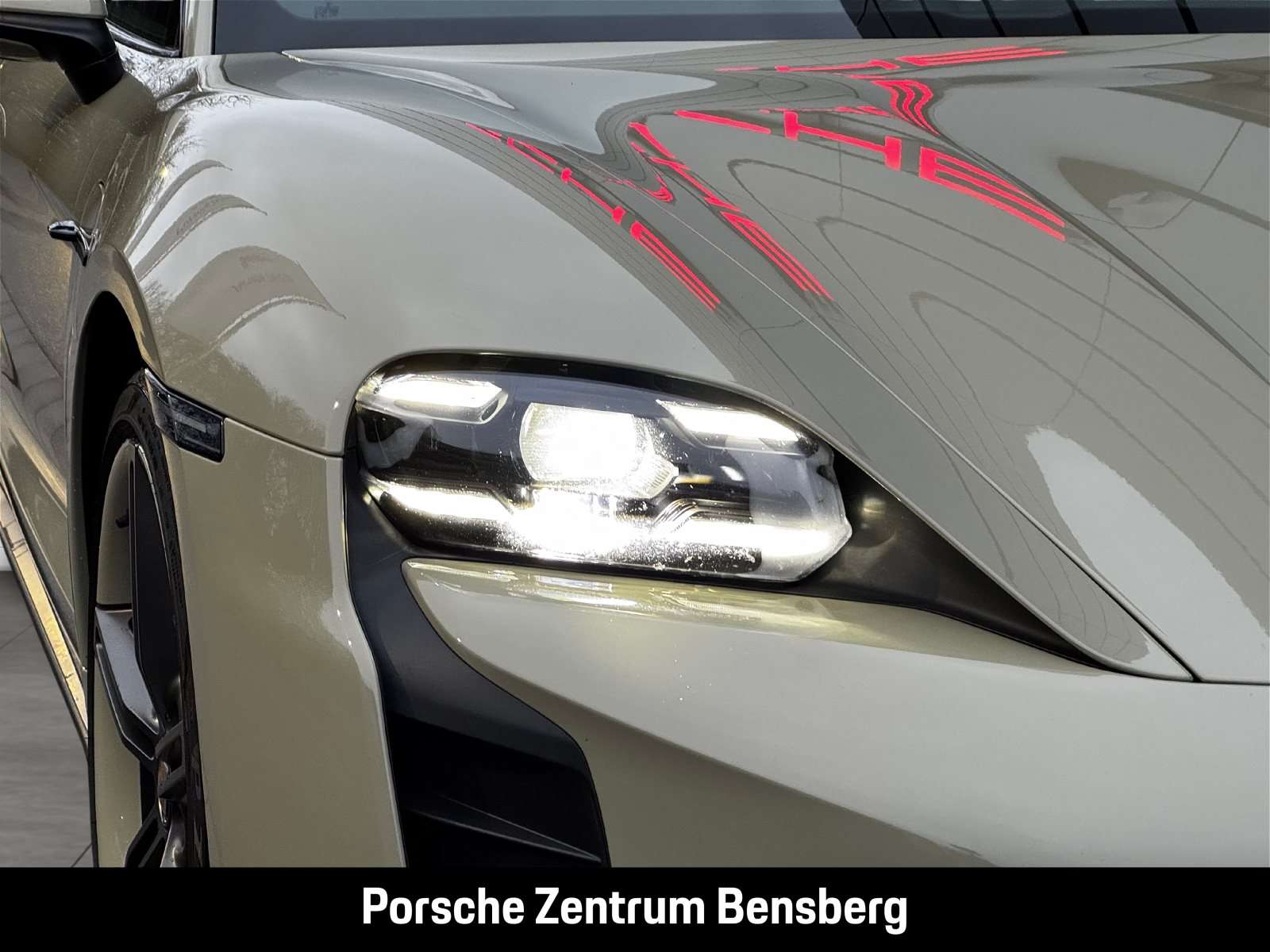 Fahrzeugbild eines Porsche Taycan