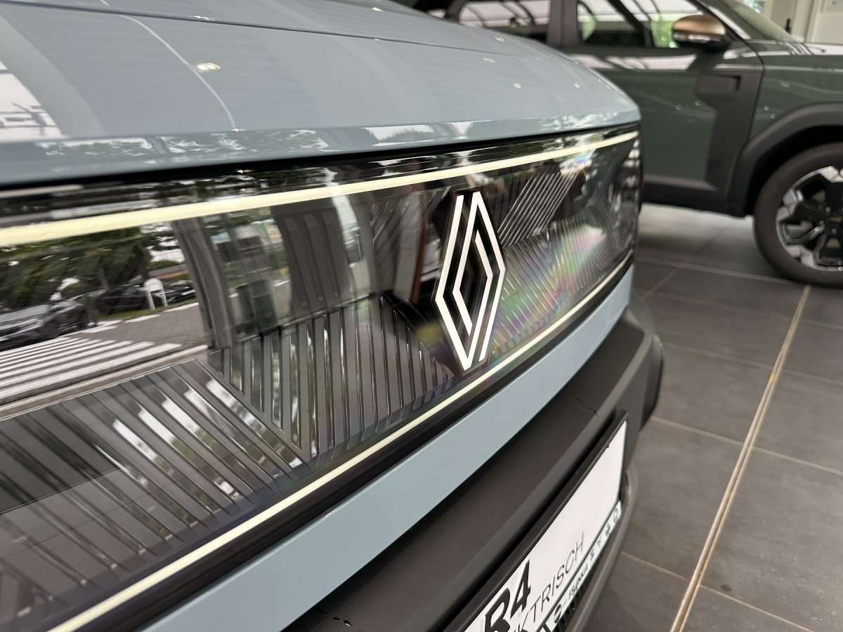 Fahrzeugbild eines Renault 4 E-TECH