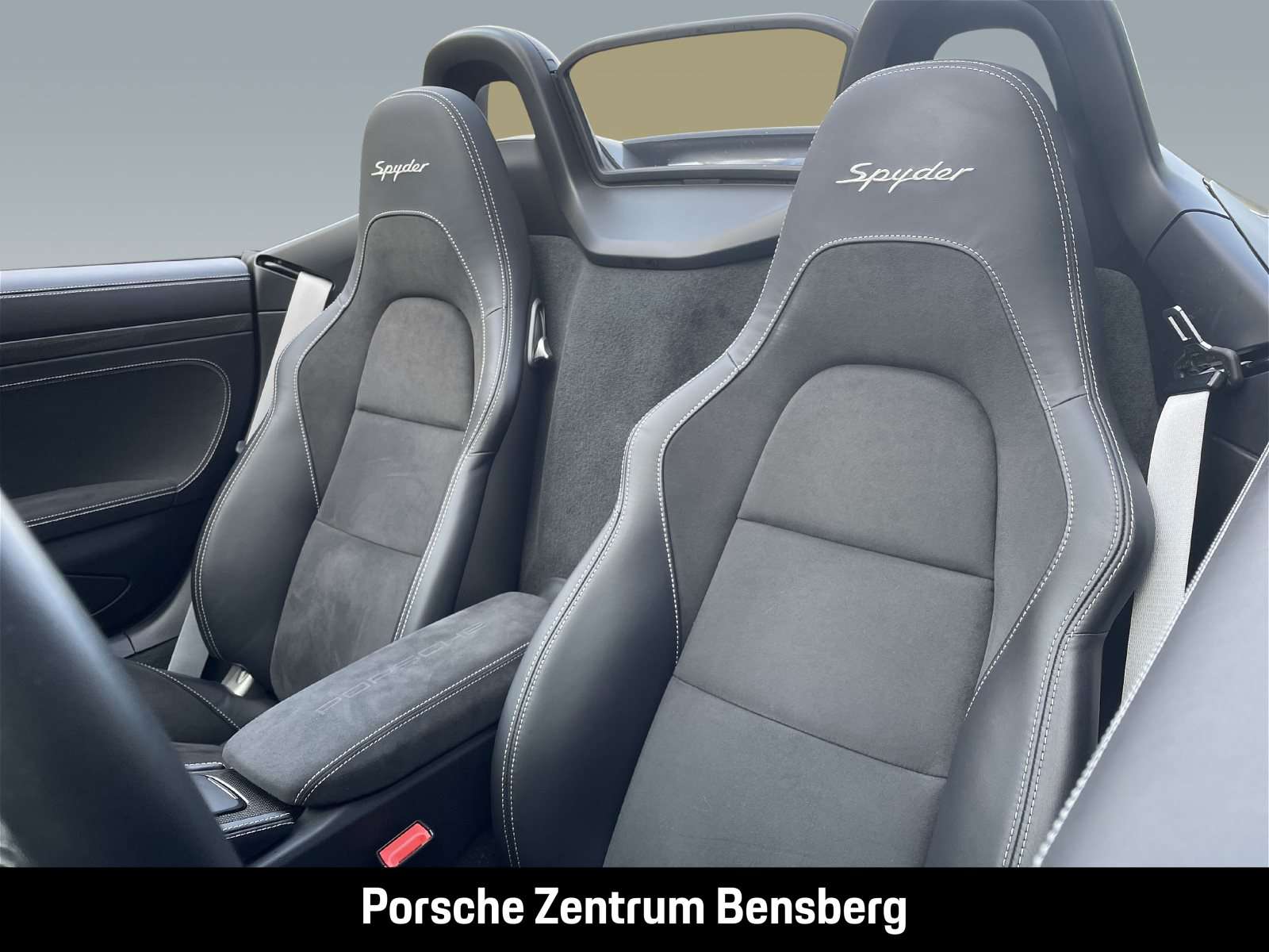 Fahrzeugbild eines Porsche Cayman