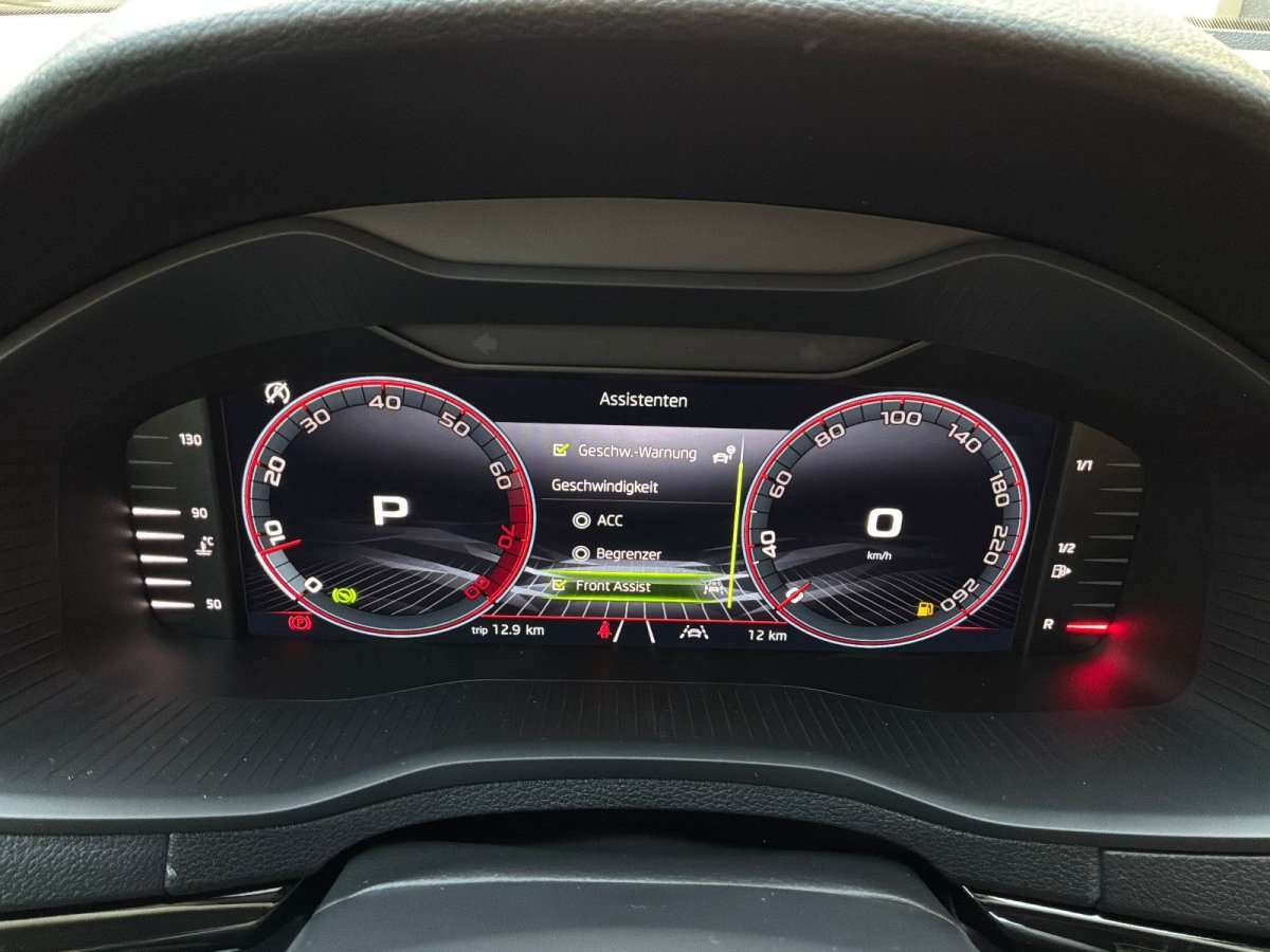 Fahrzeugbild eines Skoda ELROQ