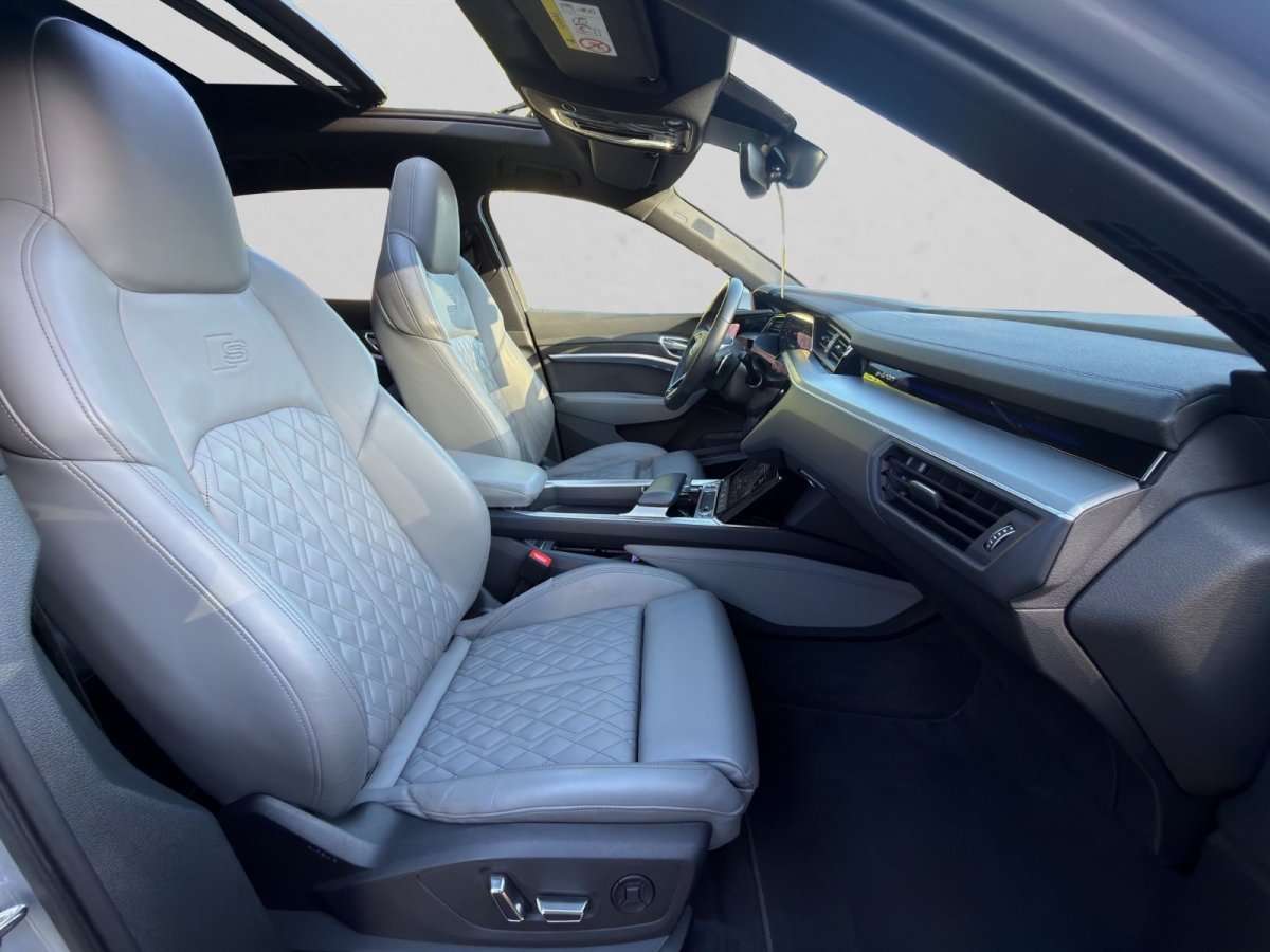 Fahrzeugbild eines Audi e-tron