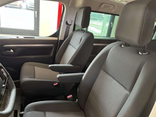 Fahrzeugbild eines Opel Zafira Life