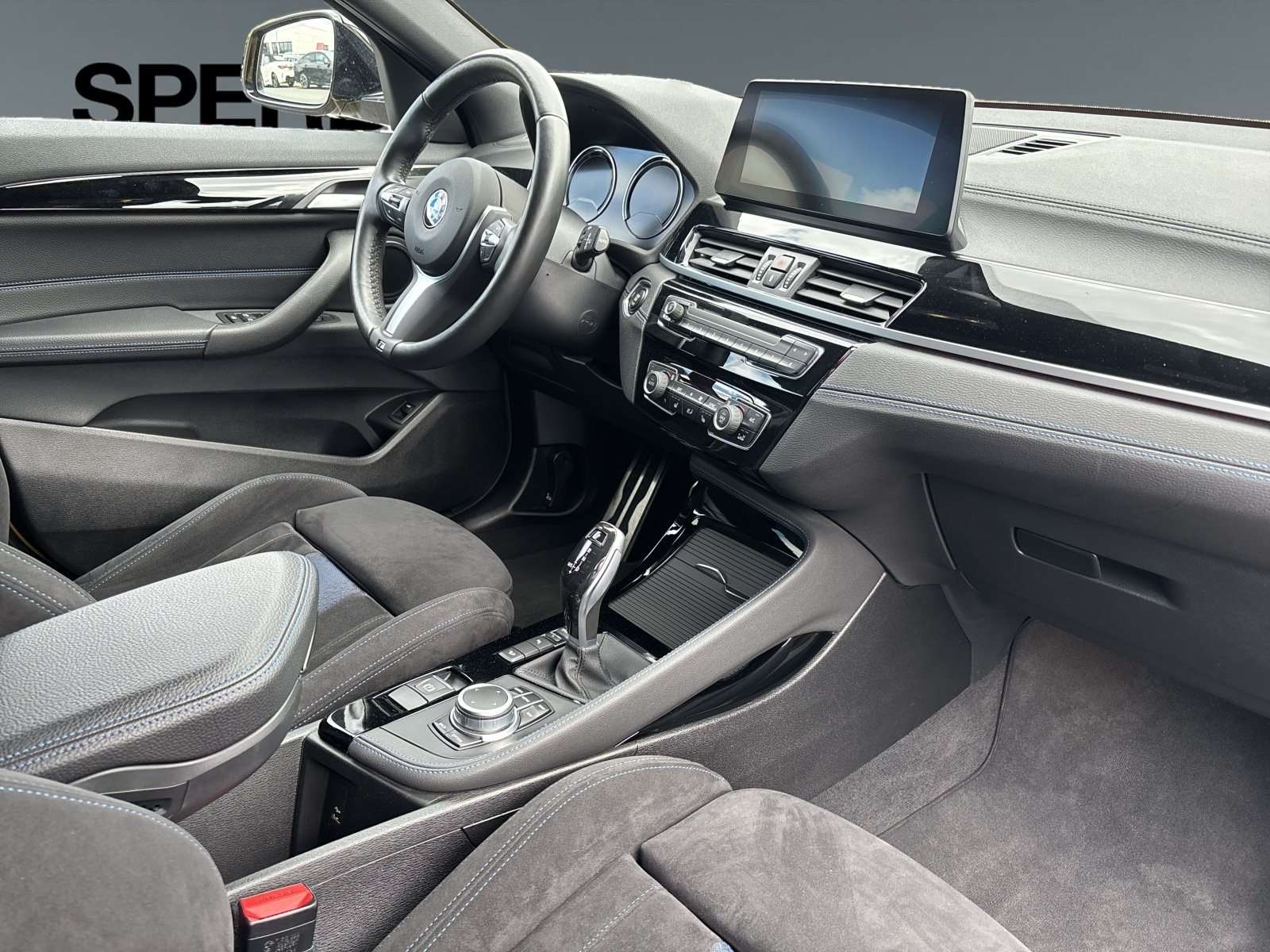 Fahrzeugbild eines BMW X2