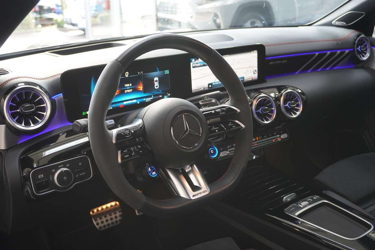 Fahrzeugbild eines Mercedes-Benz CLA