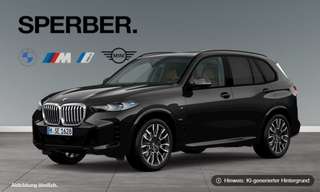 Schräge Frontansicht auf einen BMW X5 , freigestellt