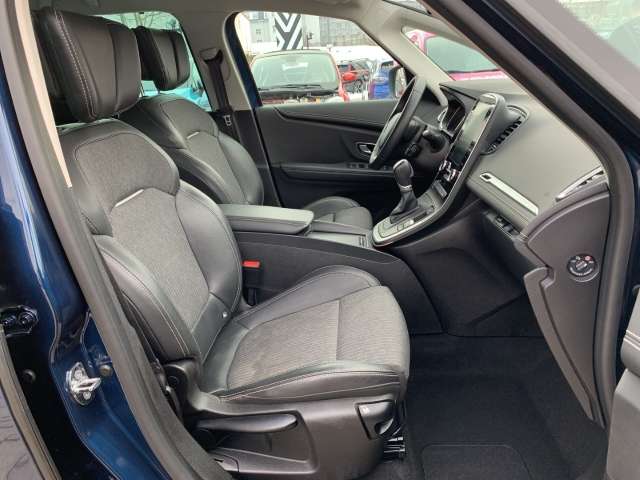 Fahrzeugbild eines Renault Grand Scénic