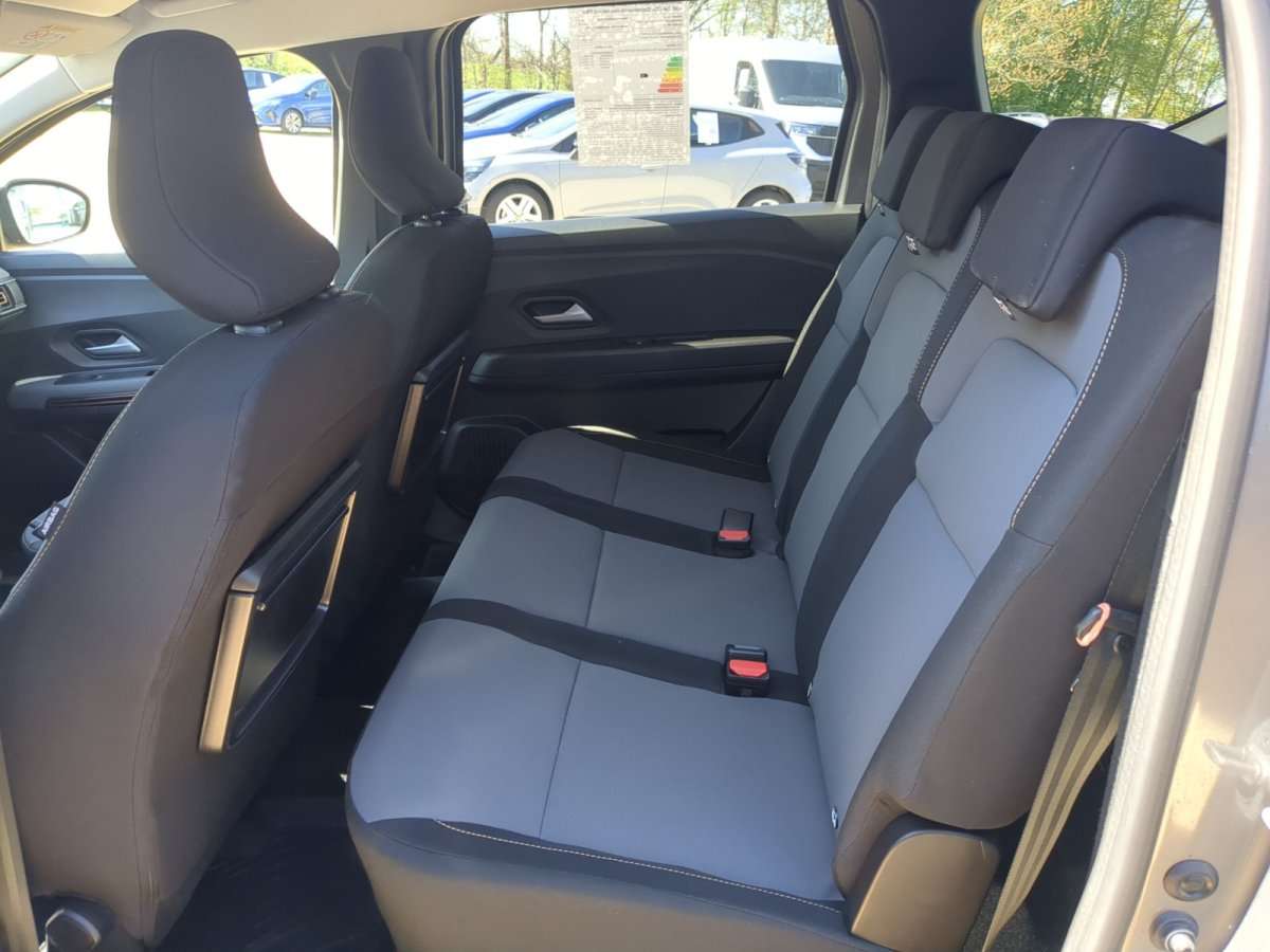 Fahrzeugbild eines Dacia Jogger