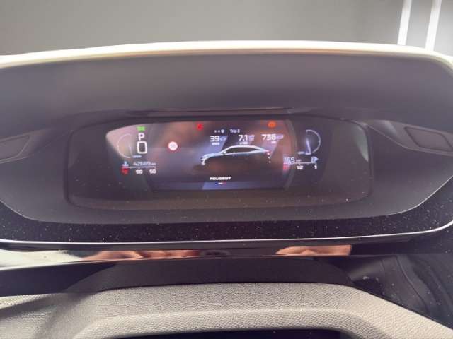 Fahrzeugbild eines Peugeot 408