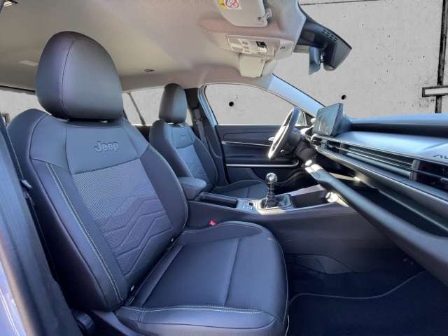Fahrzeugbild eines Jeep Avenger