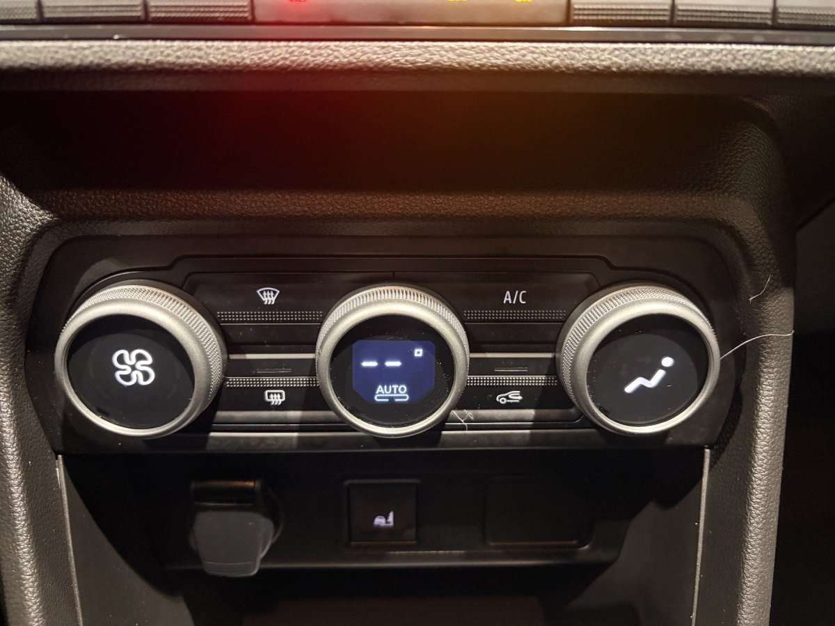 Fahrzeugbild eines Dacia Jogger