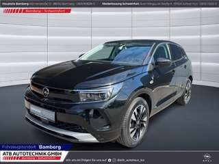 Schräge Frontansicht auf einen Opel Grandland X , freigestellt