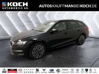 Schräge Frontansicht auf einen Skoda Octavia , freigestellt