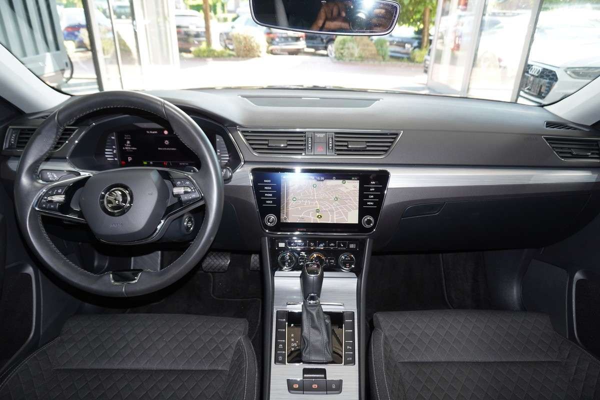 Fahrzeugbild eines Skoda Superb