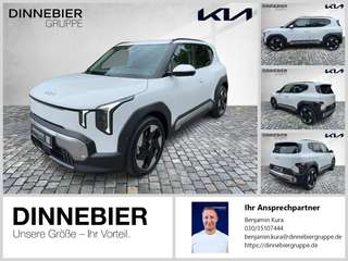 Schräge Frontansicht auf einen Kia EV2 , freigestellt