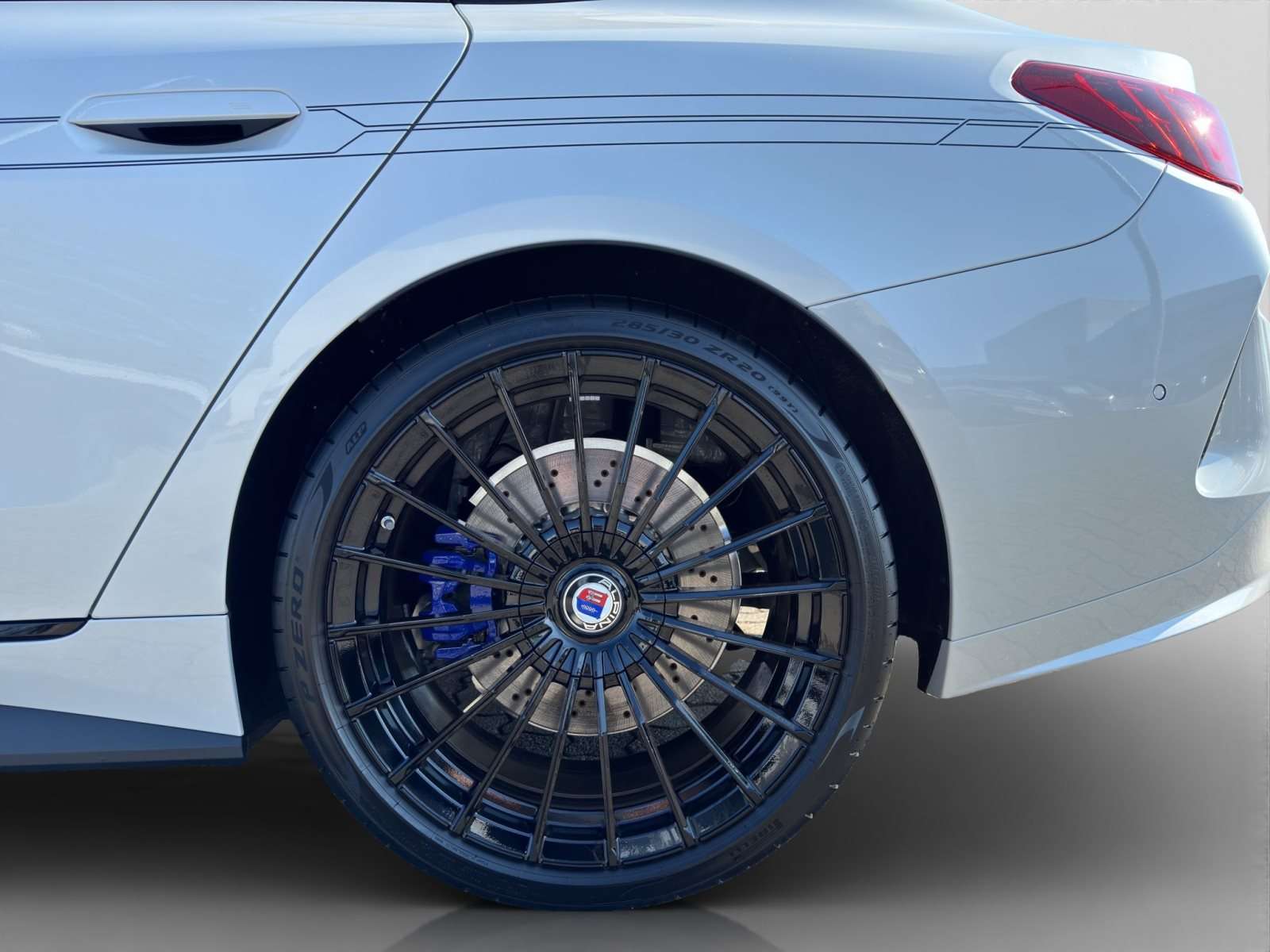 Fahrzeugbild eines Alpina D4
