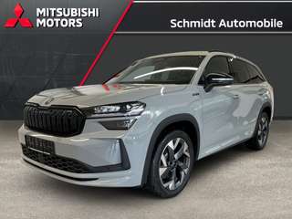 Schräge Frontansicht auf einen Skoda Kodiaq , freigestellt