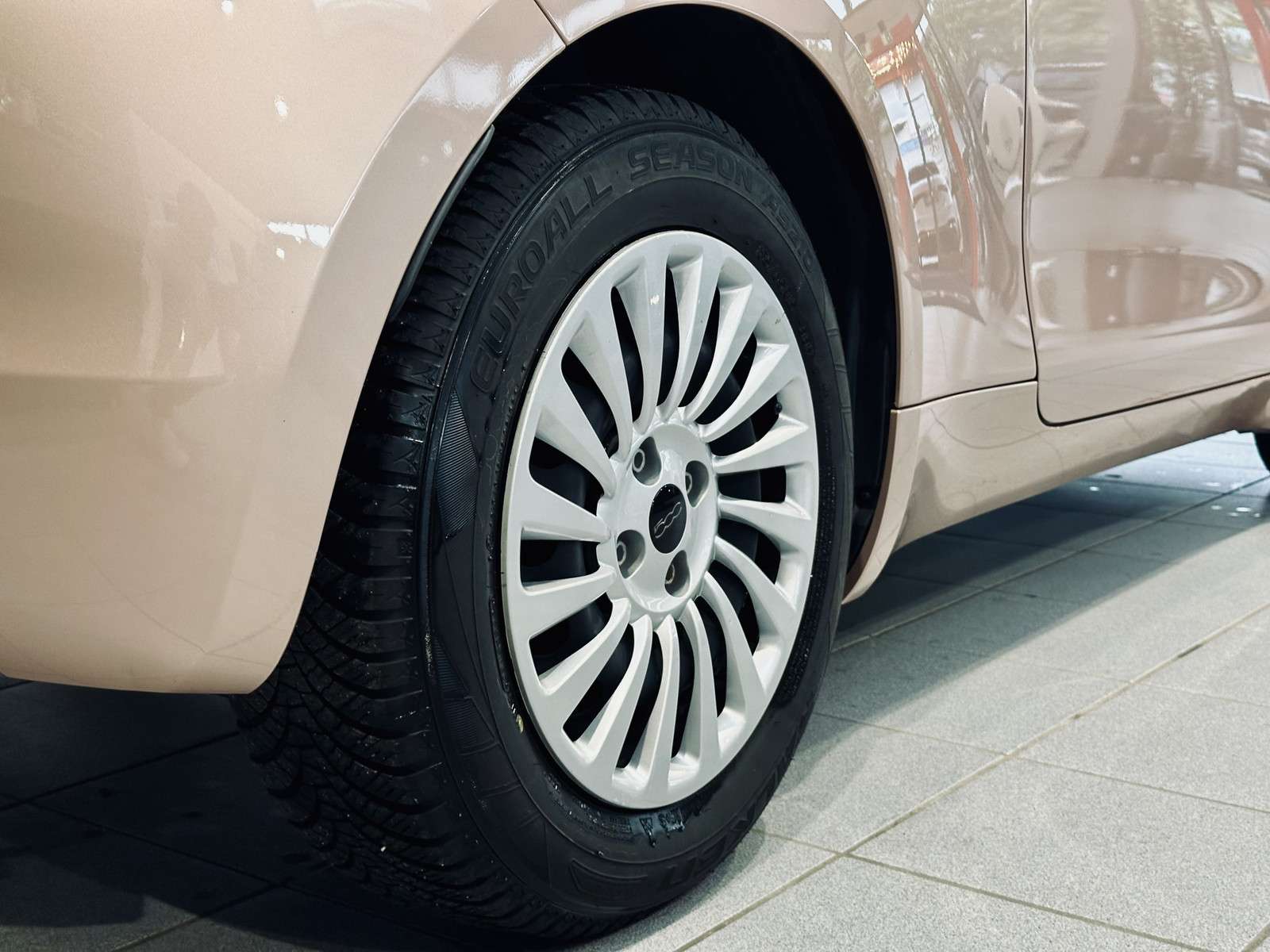Fahrzeugbild eines Fiat 500