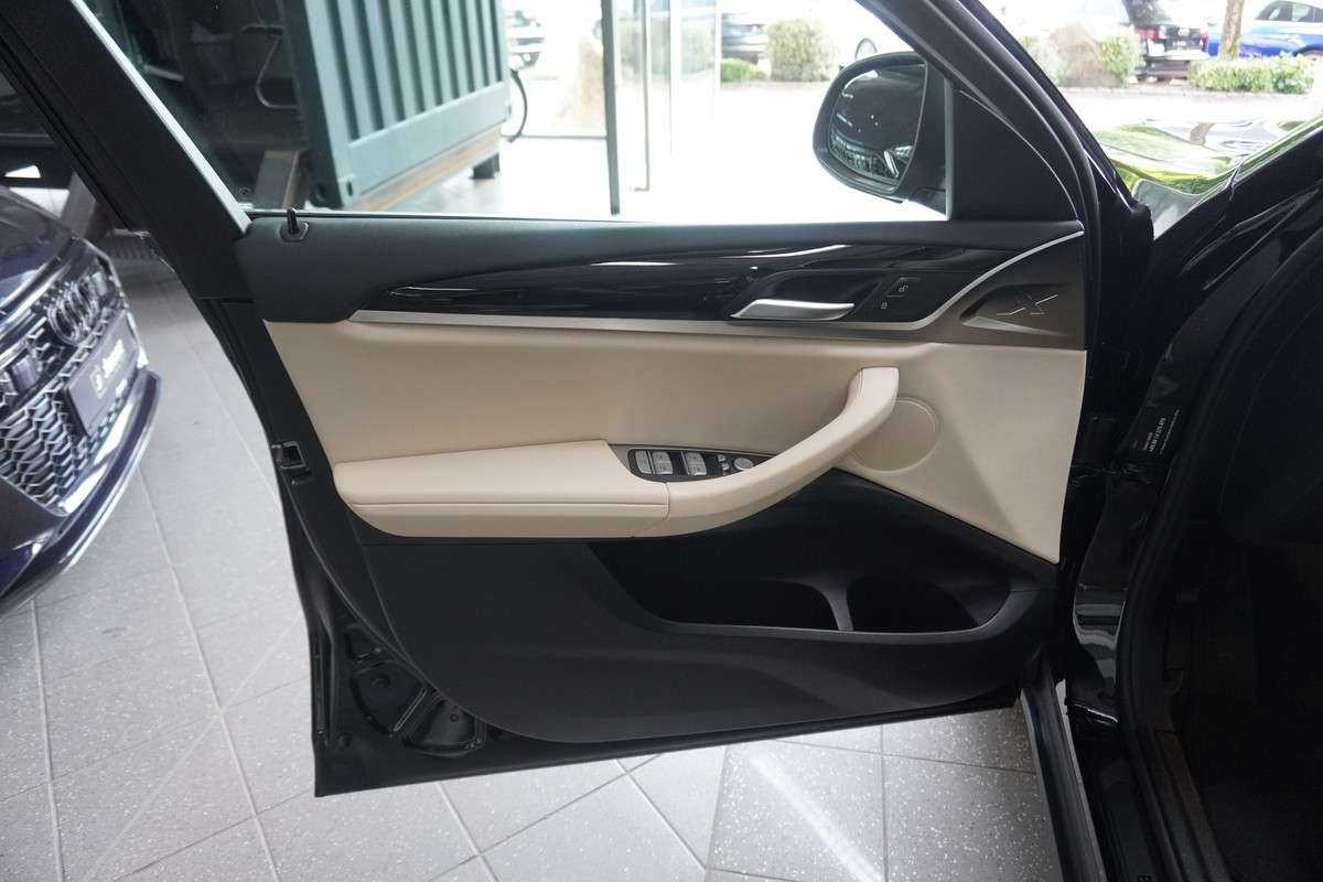 Fahrzeugbild eines BMW X4
