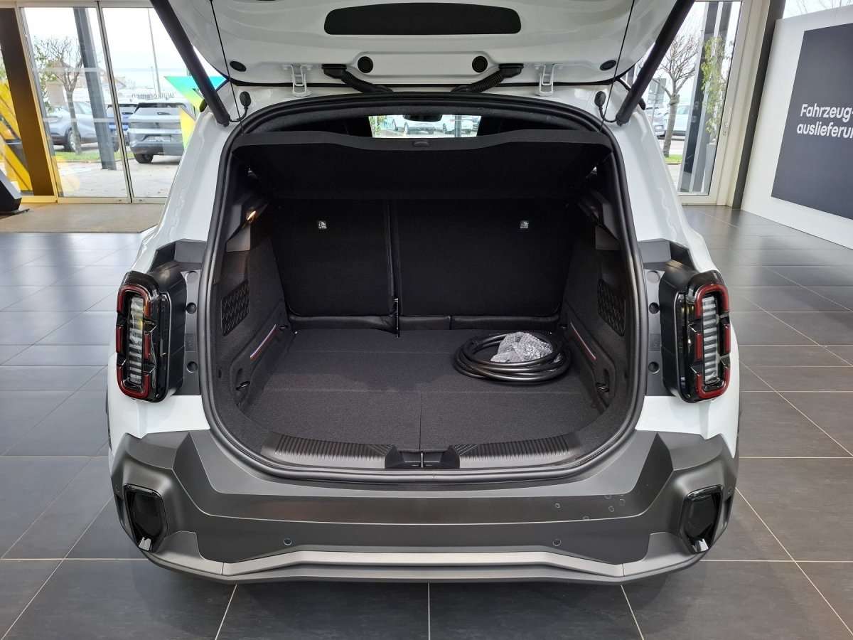 Fahrzeugbild eines Renault 4 E-TECH