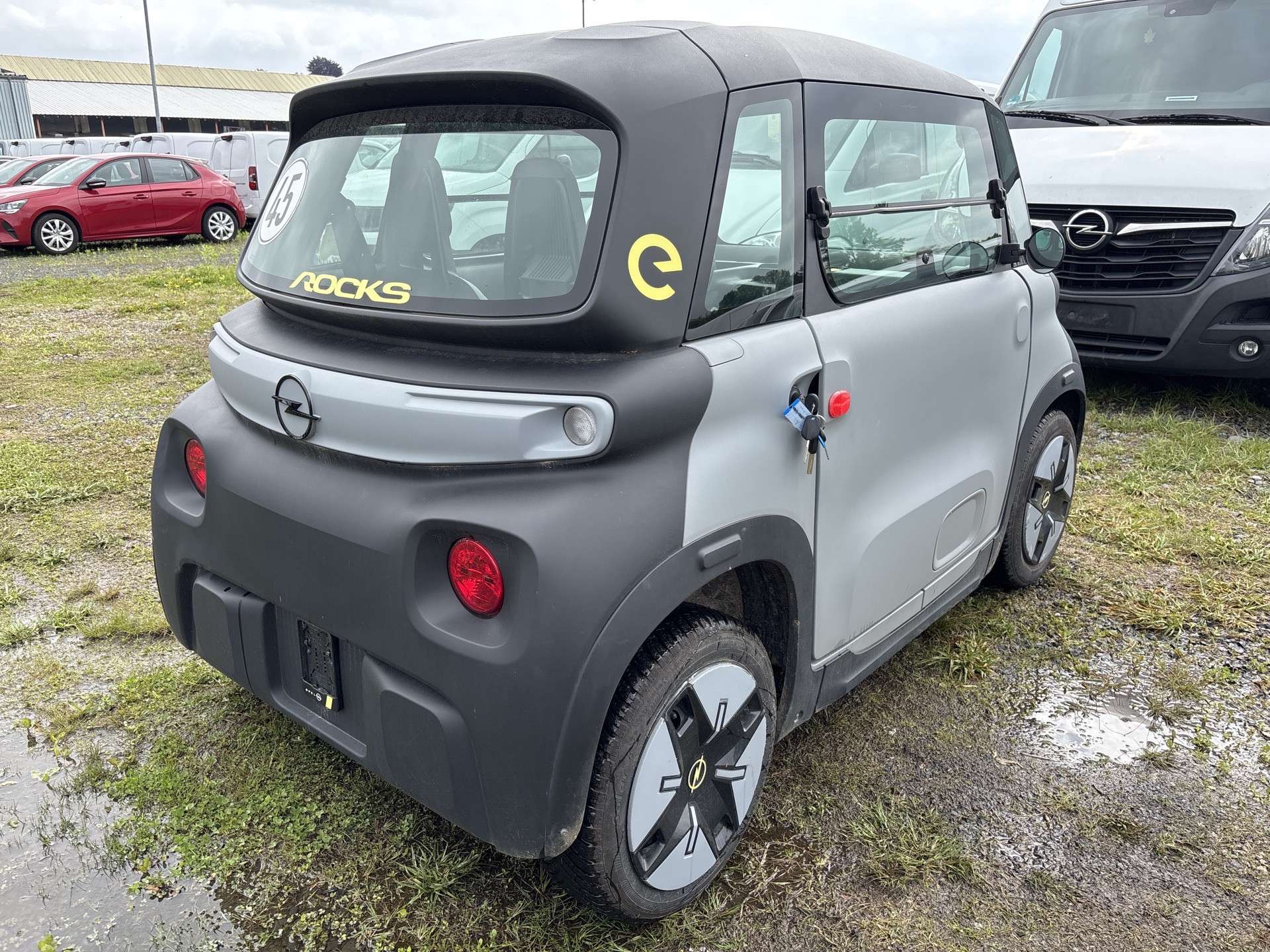 Fahrzeugbild eines Opel Rocks-e