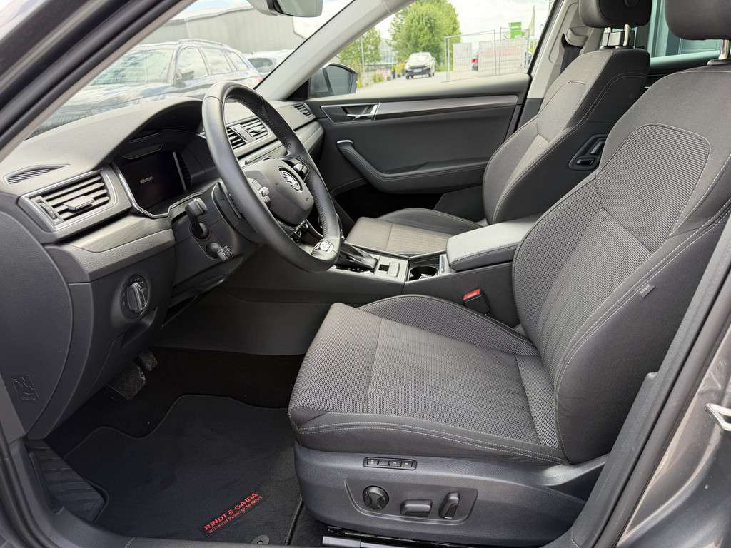 Fahrzeugbild eines Skoda Superb