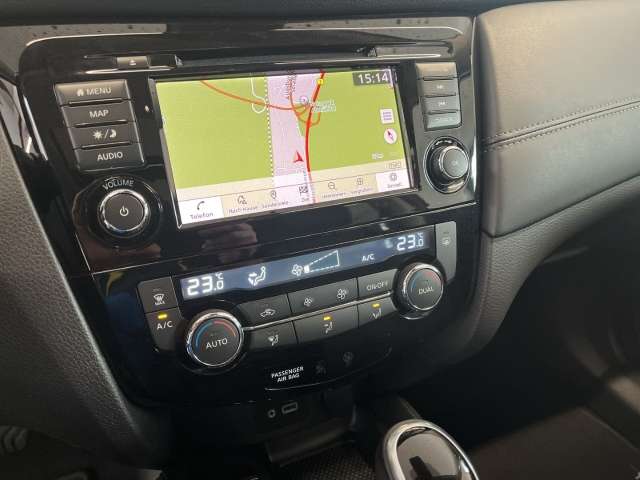 Fahrzeugbild eines Nissan X-TRAIL