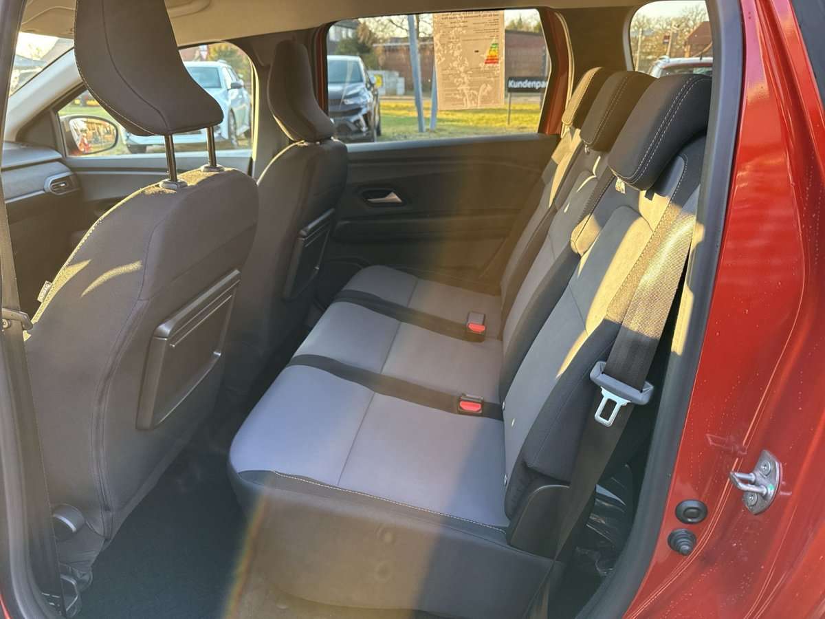 Fahrzeugbild eines Dacia Jogger