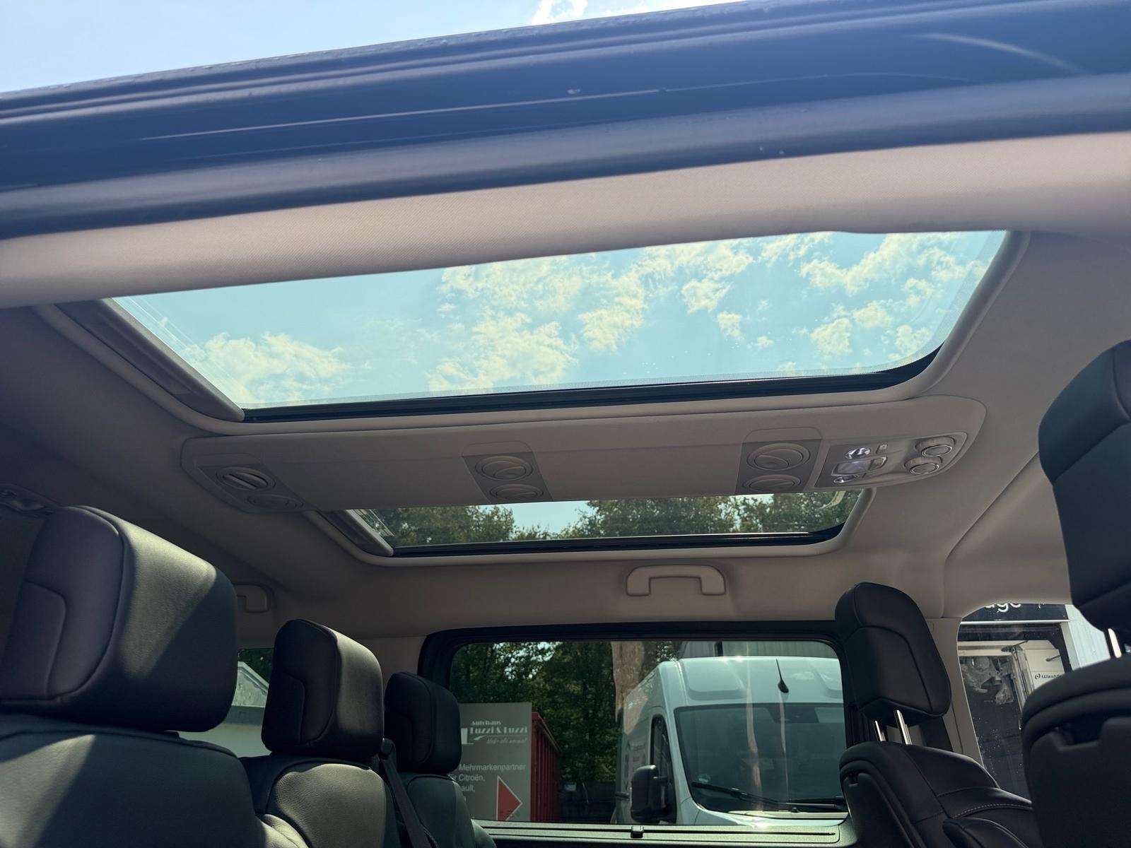 Fahrzeugbild eines Citroën SpaceTourer