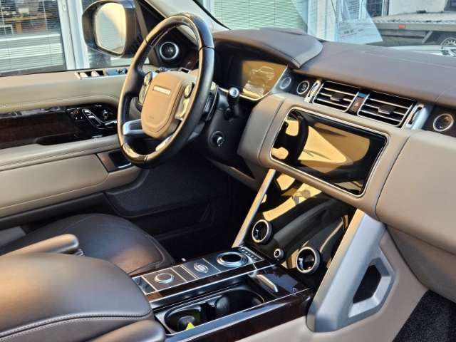 Fahrzeugbild eines Land Rover Range Rover