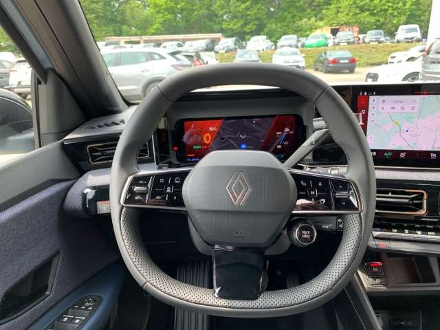 Fahrzeugbild eines Renault 4 E-TECH