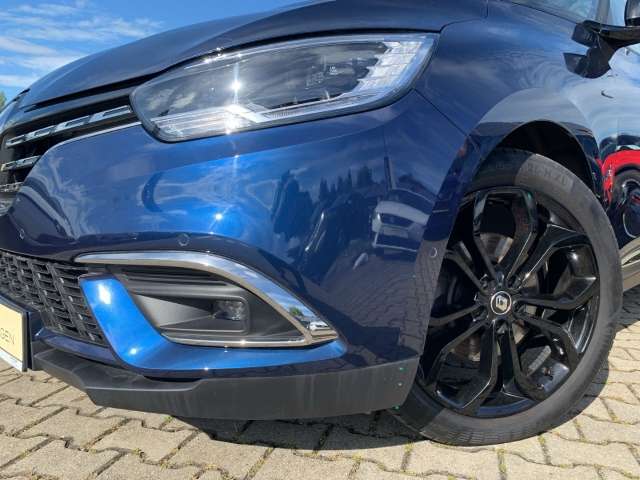 Fahrzeugbild eines Renault Grand Scénic