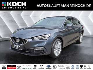Schräge Frontansicht auf einen SEAT Leon , freigestellt