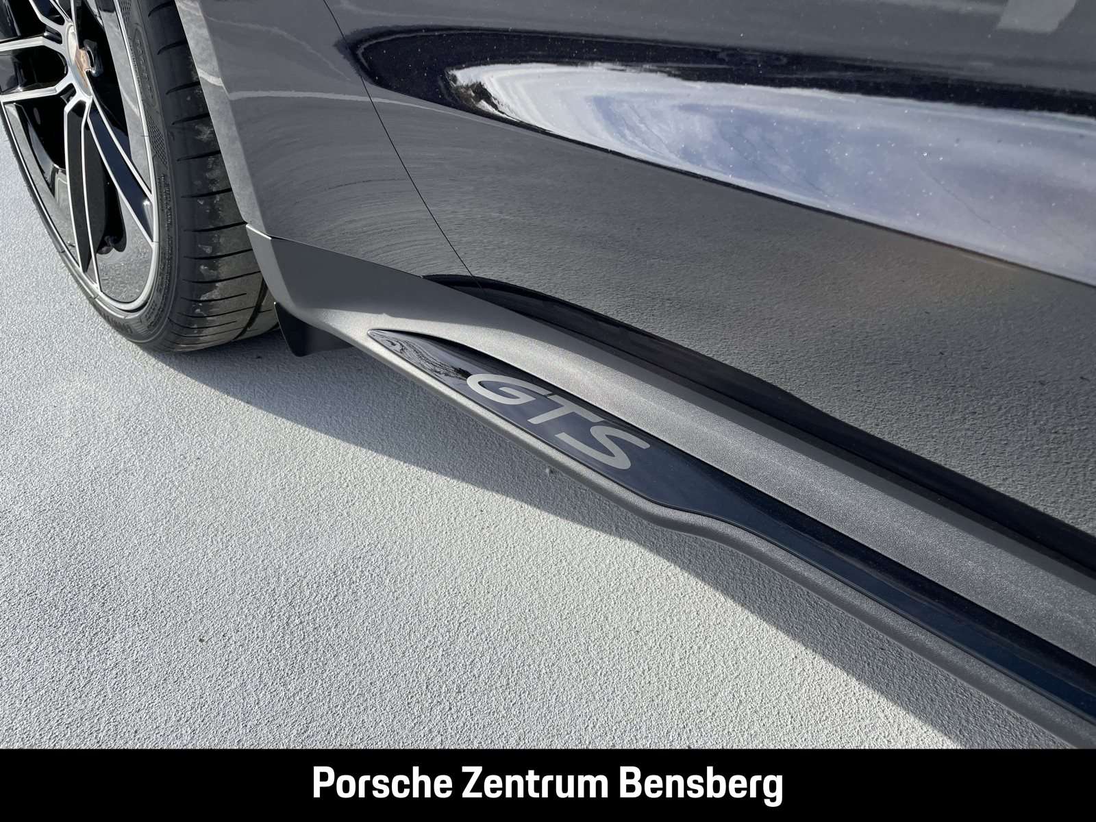 Fahrzeugbild eines Porsche Taycan