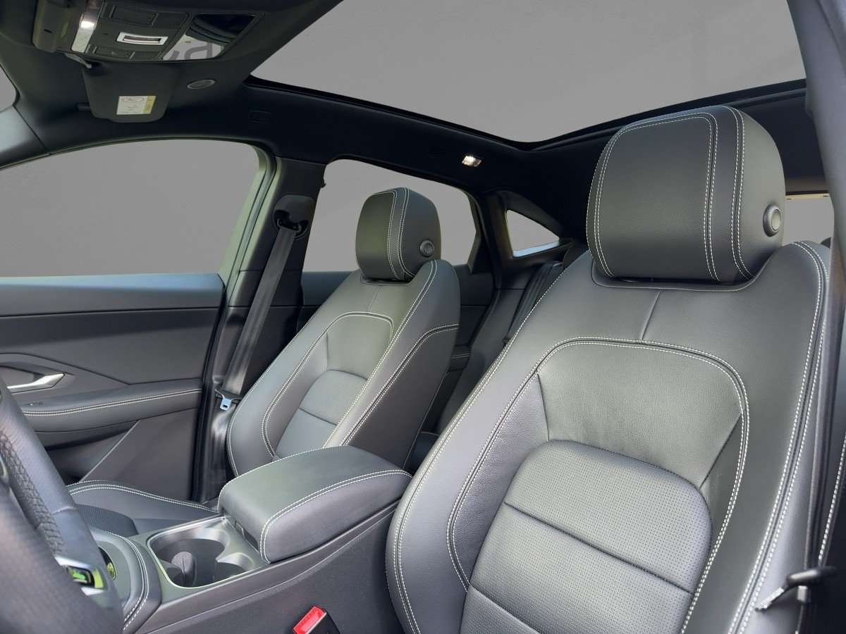 Fahrzeugbild eines Jaguar E-PACE
