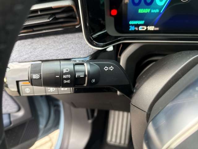 Fahrzeugbild eines Renault 4 E-TECH