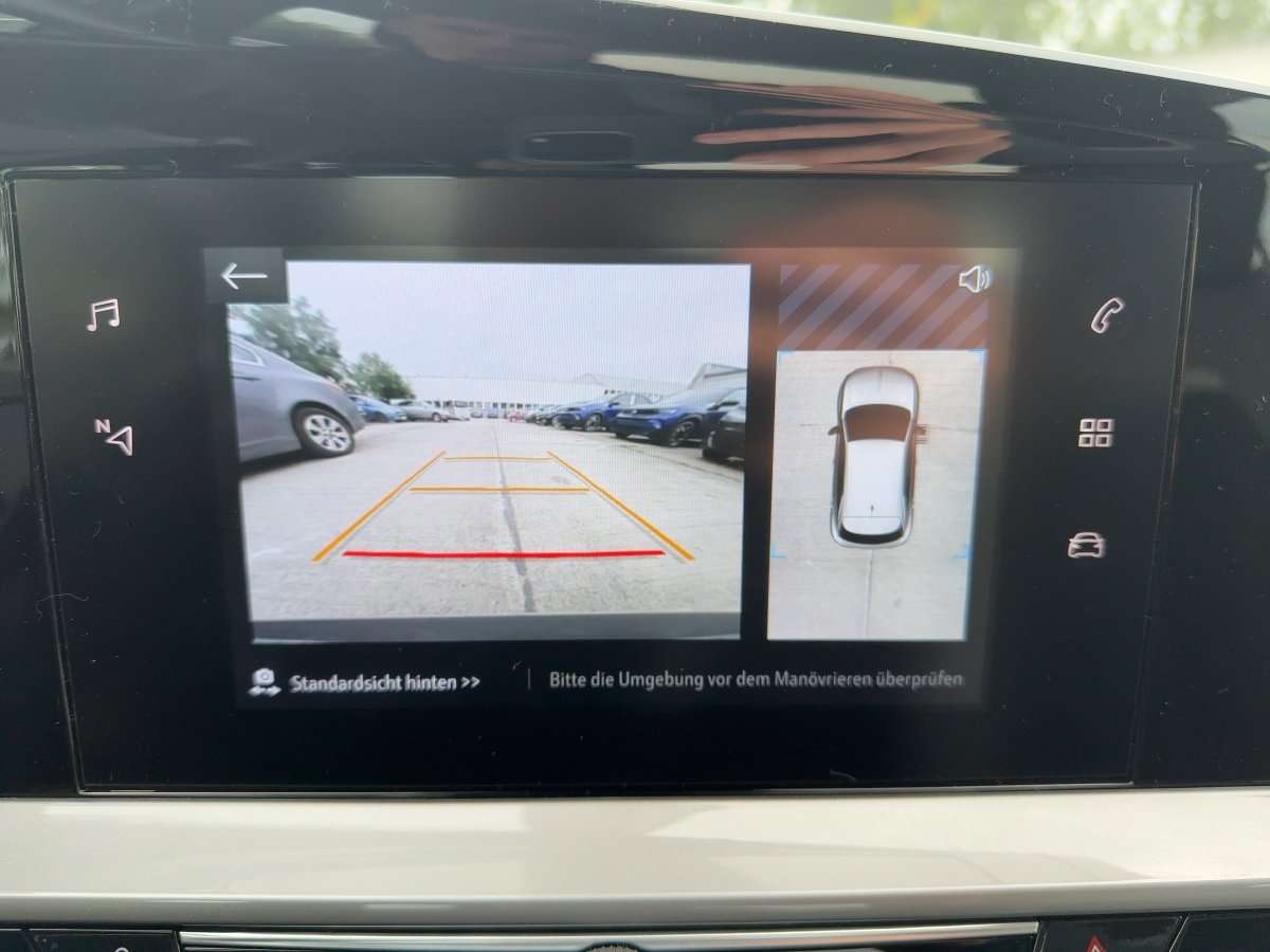 Fahrzeugbild eines Opel Mokka Electric
