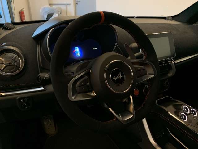 Fahrzeugbild eines Alpine A110