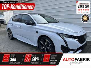 Schräge Frontansicht auf einen Peugeot 308 , freigestellt