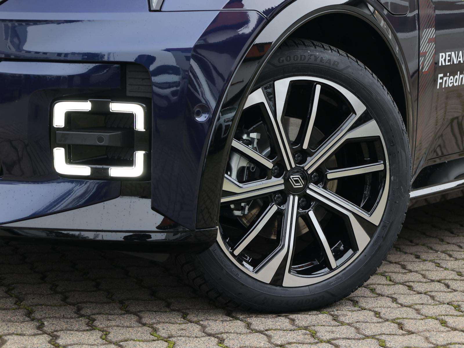 Fahrzeugbild eines Renault 5 E-TECH
